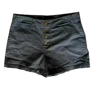 Old Navy Gray 4 button shorts Women’s Size 12 with 4 inch inseam Fit like 10
